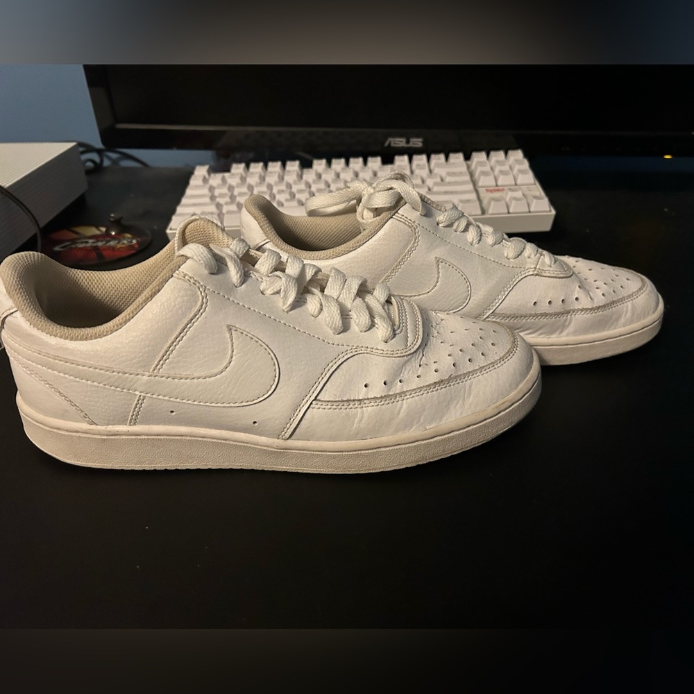 Nike courts size 7.5